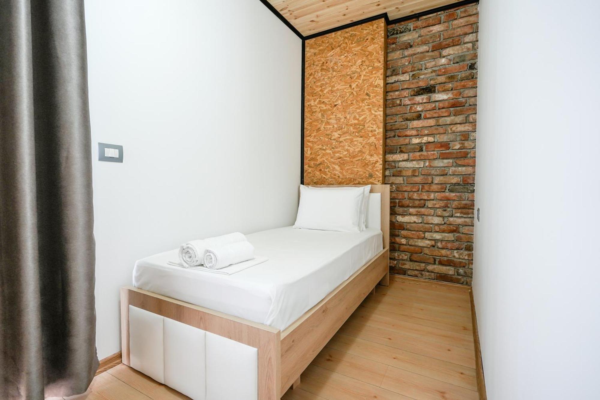 Ora Apartment Gjirokaster Exterior photo