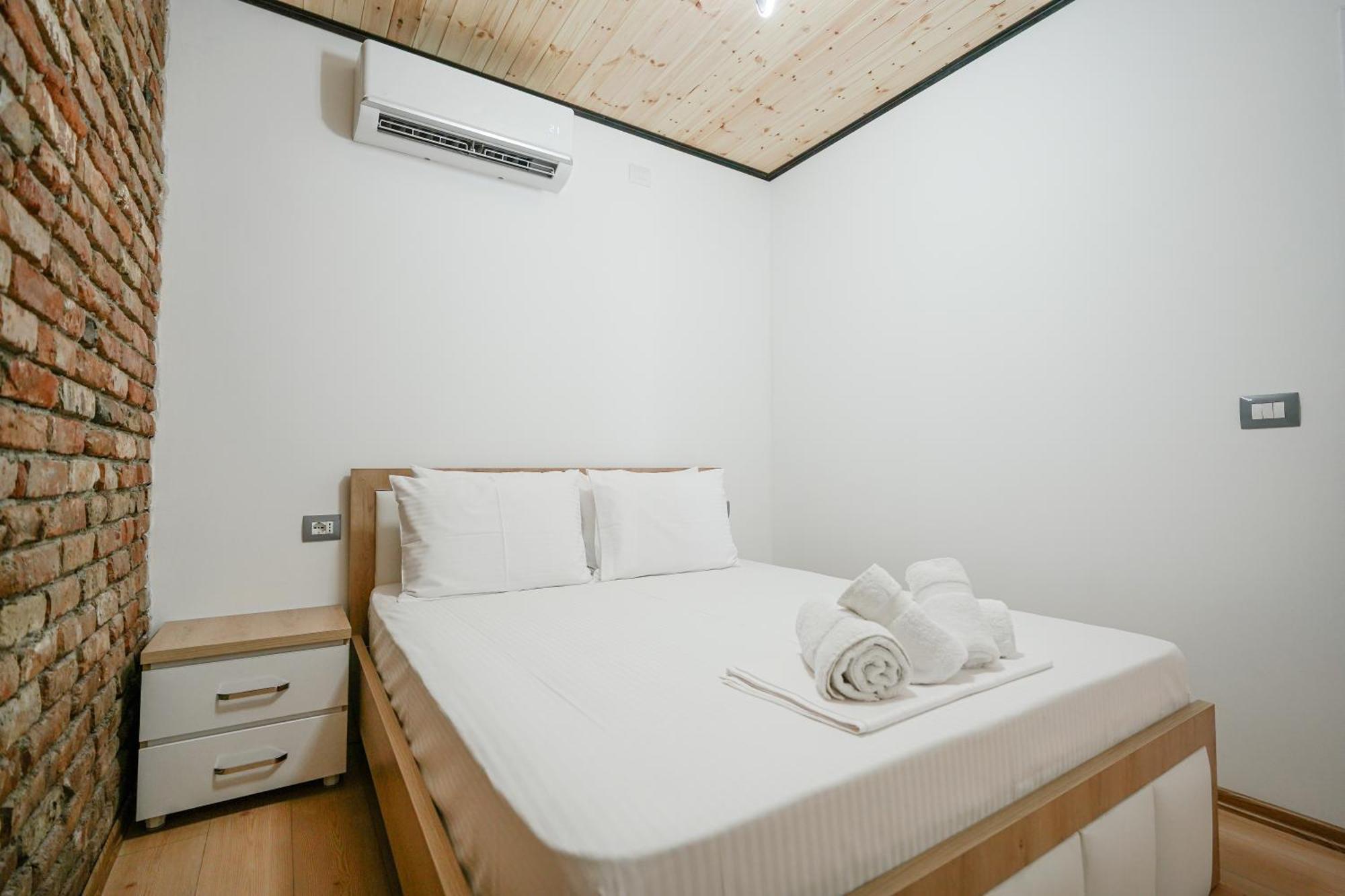Ora Apartment Gjirokaster Exterior photo