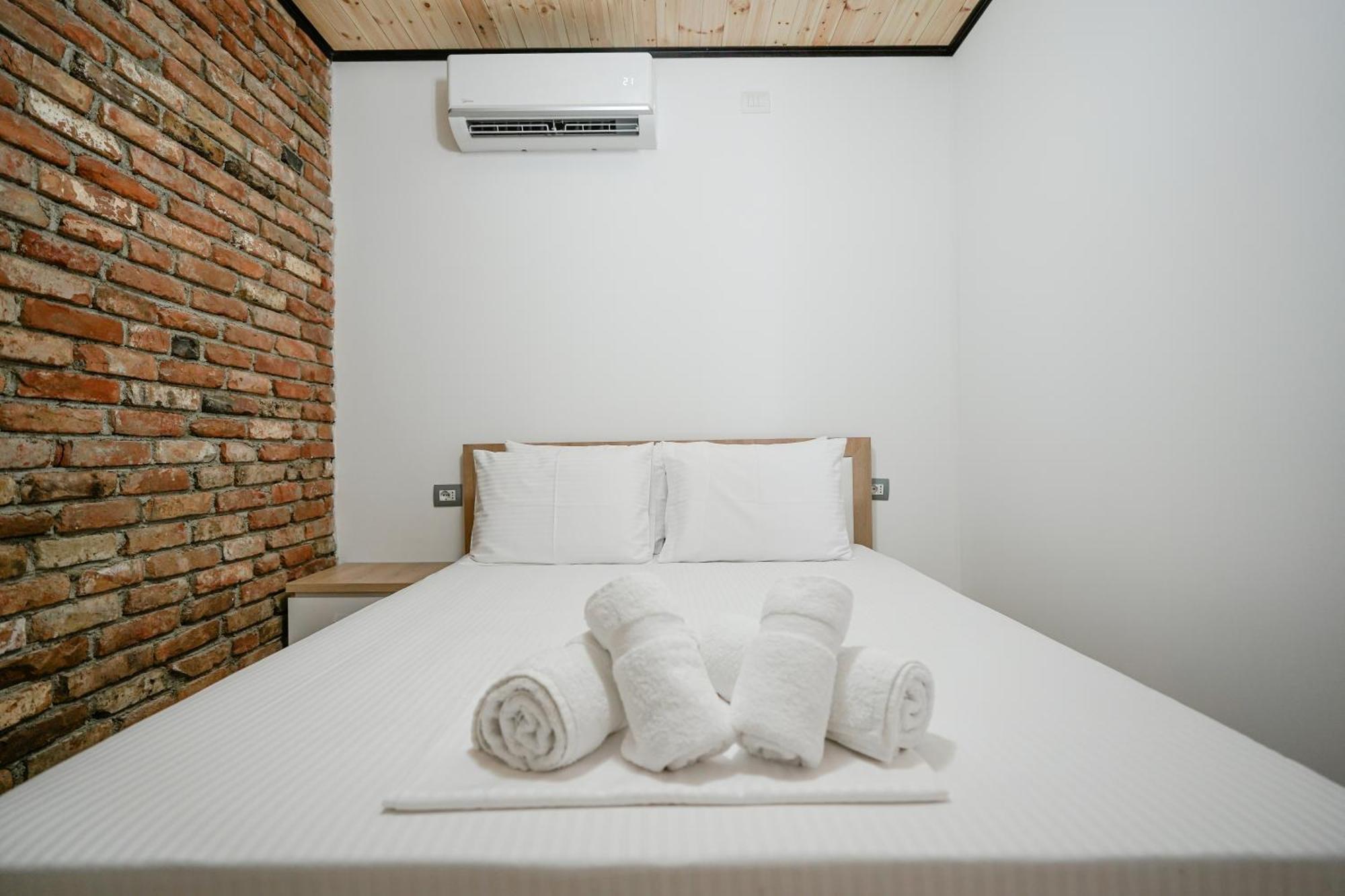 Ora Apartment Gjirokaster Exterior photo